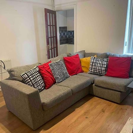 Wv1 Budget Contractor Stays- 5 Beds - Discounts Ok Wolverhampton Ngoại thất bức ảnh