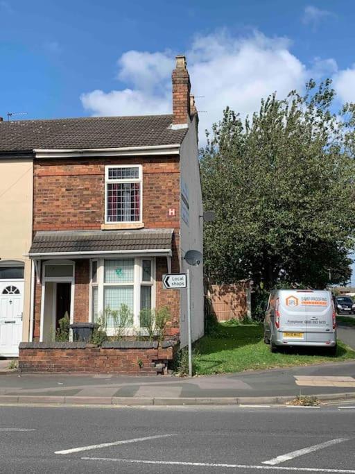 Wv1 Budget Contractor Stays- 5 Beds - Discounts Ok Wolverhampton Ngoại thất bức ảnh
